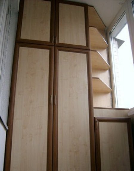 Шкаф на балкон с радиусными полками № 474