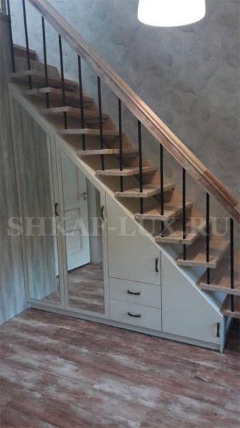Распашной шкаф под лестницу № 1323