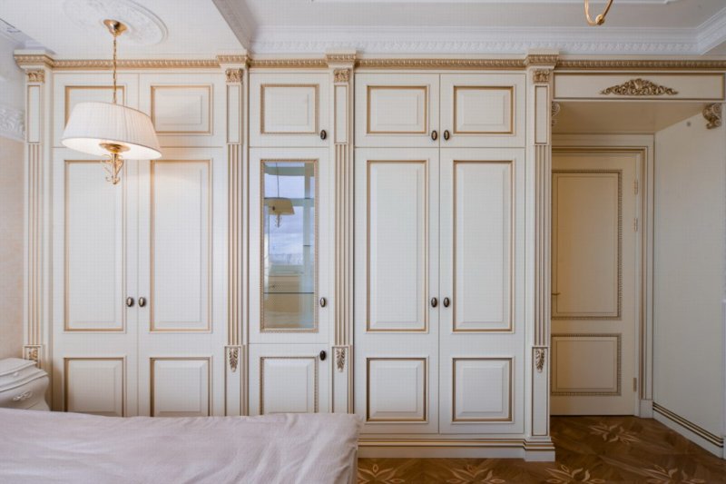 Шкаф в классическом стиле № 1524